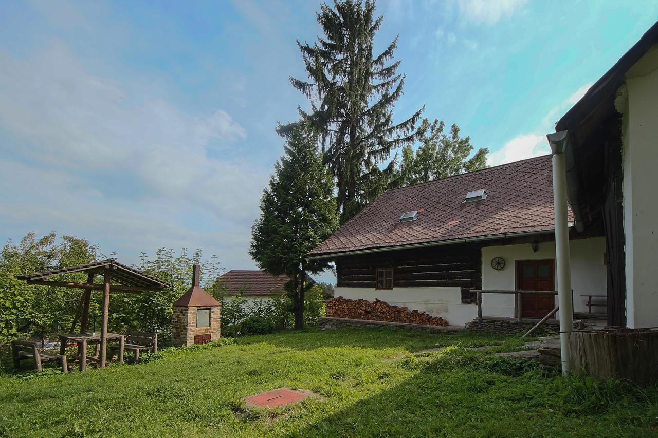 Malebná chalupa u Javorníku na Šumavě Vacov Exterior foto